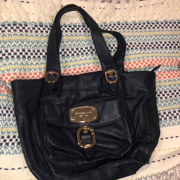 Michael Kors Handbags - Great condition Navy blue Michael Kors bag